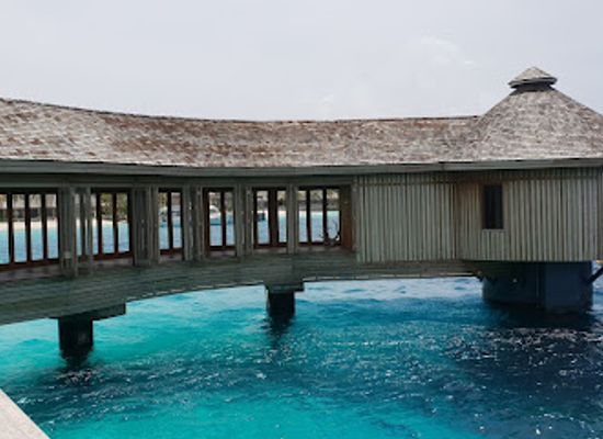 maldives/lhaviyani-atoll/bar/aquarium-restaurant-bar-hurawali