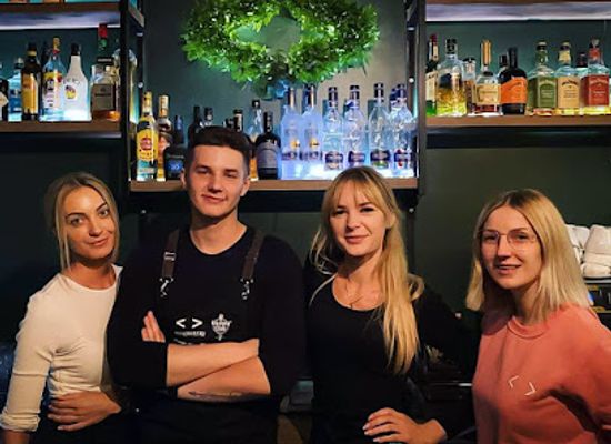 poland/bydgoszcz/szwederowo/bar/mniejwiecej-cocktail-shisha