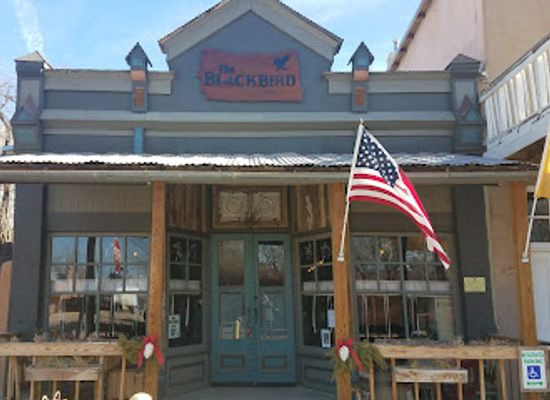 new-mexico/turquoise-trail/bar/black-bird-saloon