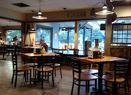new-hampshire/white-mountains/bar/black-mtn-burger-co