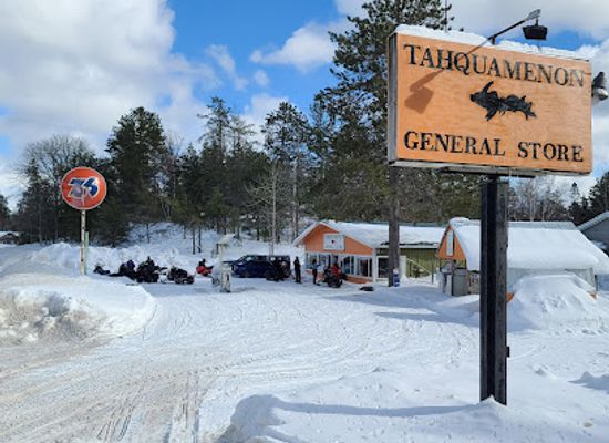 michigan/tahquamenon-falls-state-park/bar/genes-tahquamenon