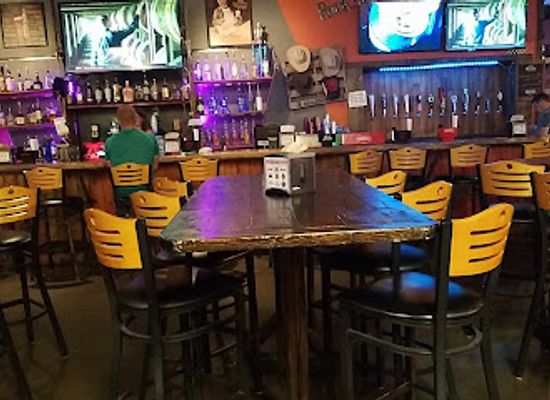tennessee/cades-cove/bar/bluffs-grill-and-tap