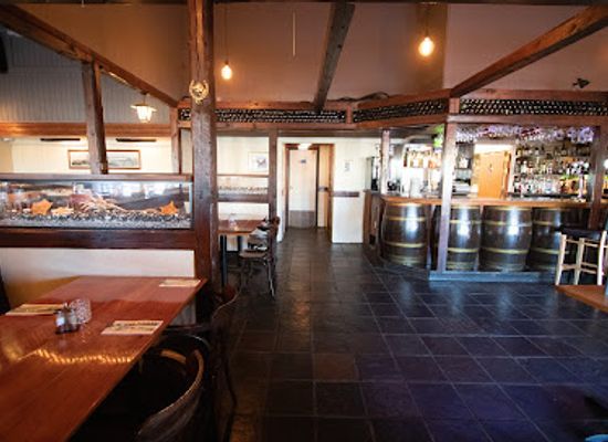 iceland/reykjanes-peninsula/bar/fish-house-bar-grill