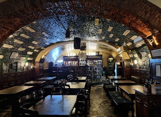 romania/fagaras-mountains/bar/deane-s-irish-pub-grill