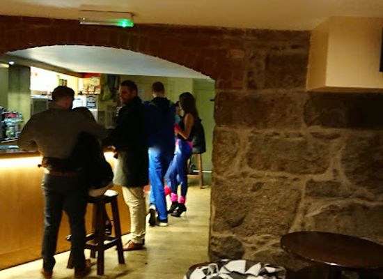 guernsey/st-peter-port/bar/randy-paddle