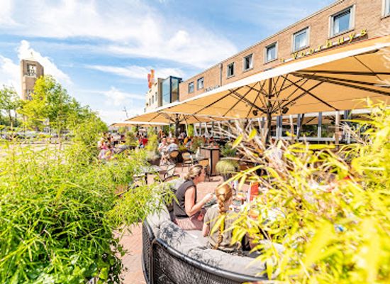 netherlands/noordoostpolder/bar/hotel-restaurant-grandcafe-t-voorhuys
