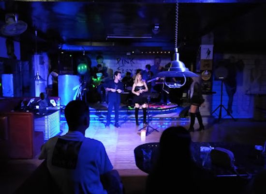 philippines/subic/bar/queen-victoria-bar