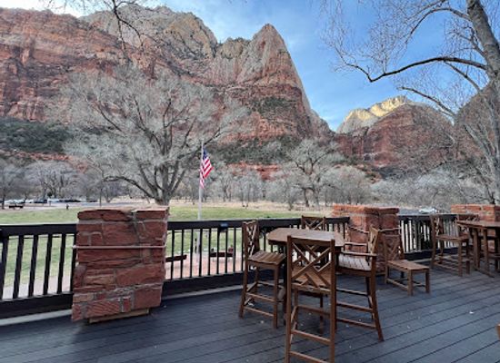 utah/capitol-reef-national-park/bar/red-rock-grill