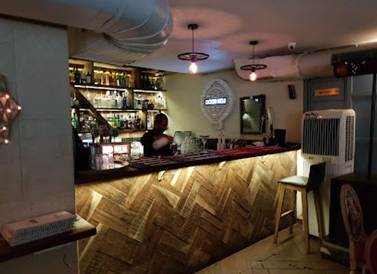 india/mumbai/bandra/bar/door-no-1