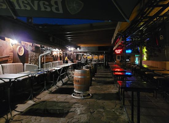 serbia/nis/stari-grad/bar/beer-garden