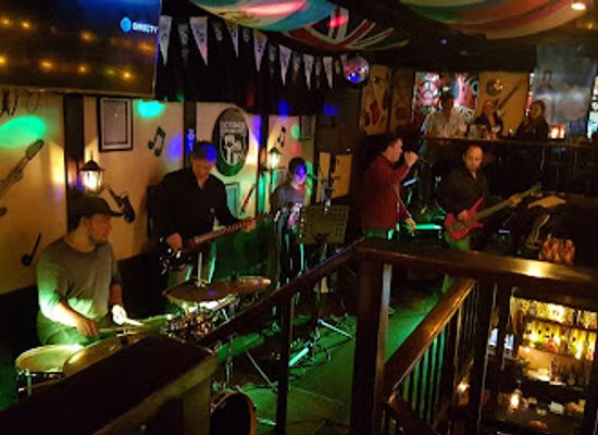 guatemala/motagua-valley/bar/rattle-n-hum-bar-and-grill
