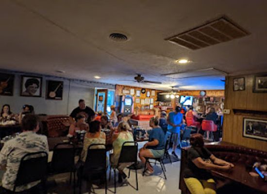 west-virginia/eastern-panhandle/bar/troubadour-lounge-and-park