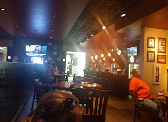 mississippi/the-black-prairie/bar/alumni-house-sports-grill