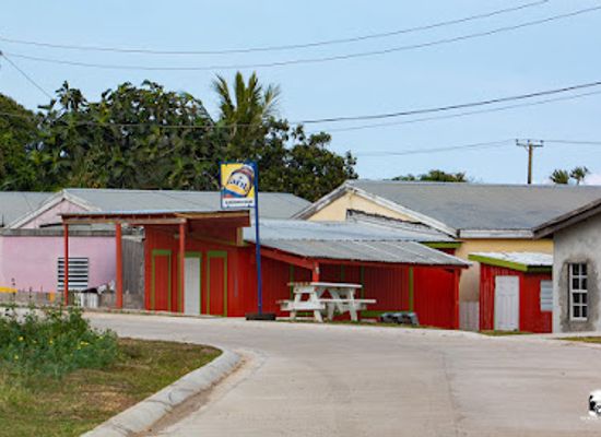 saint-kitts-and-nevis/cayon/bar/sherma-bar