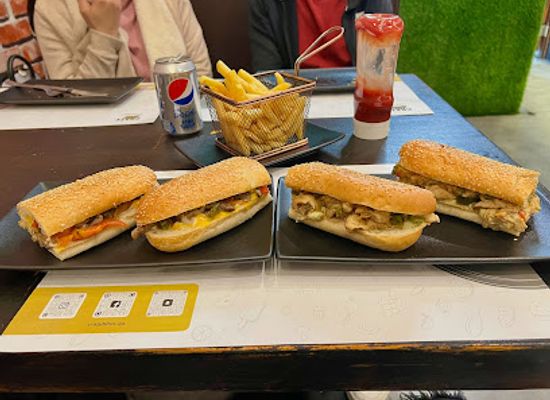 qatar/katara-cultural-village/bar/crazy-bites