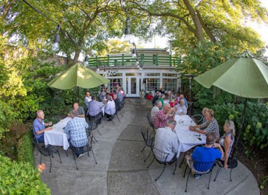 michigan/saugatuck/bar/coast-236-restaurant-bar