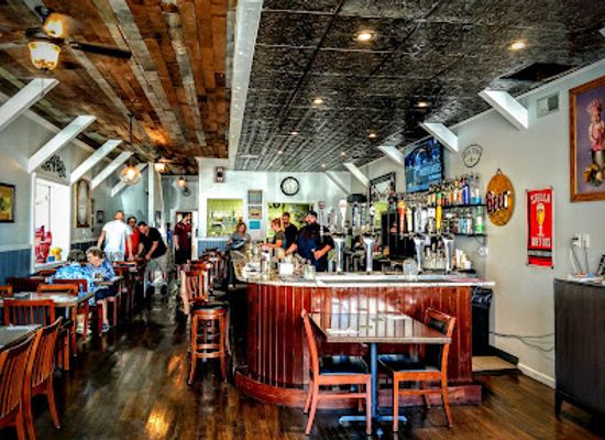 minnesota/driftless-area/bar/estelle-s-eatery-bar