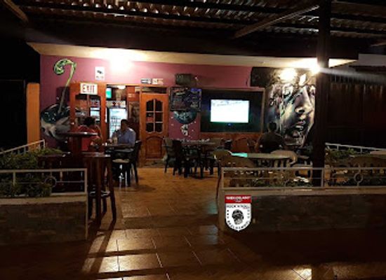 ecuador/highland-valleys/bar/bien-colado-lounge-cafe-bar