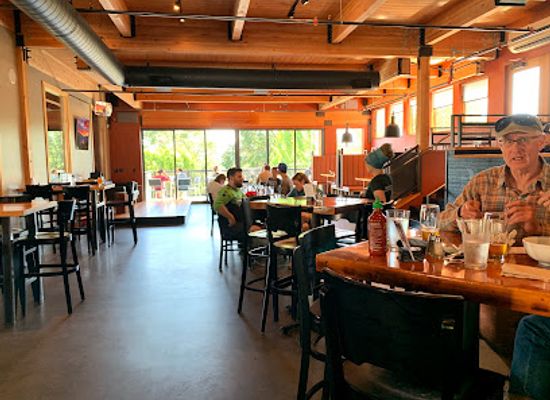 oregon/wasco-county/bar/everybody-s-brewing