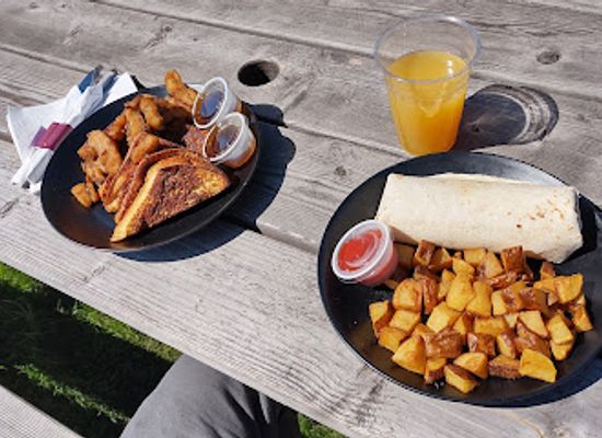 massachusetts/quabbin-and-ware-river-valley/bar/brew-barn-restaurant-taproom