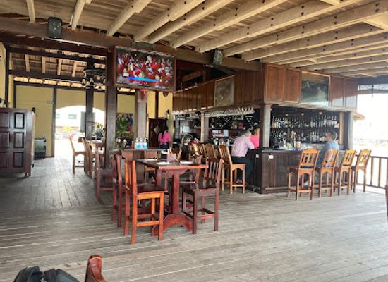 belize/belize-district/bar/lucca