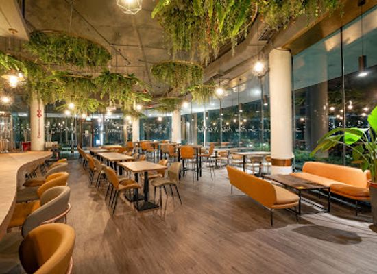 singapore/marina-bay/marina-east/bar/hopscotch-gardens-by-the-bay