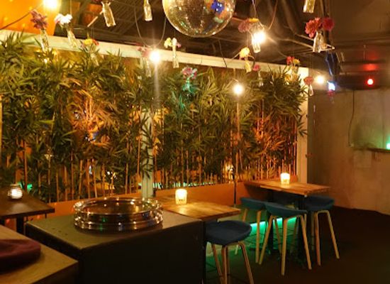 sweden/smaland/bar/lucy-s-flower-shop
