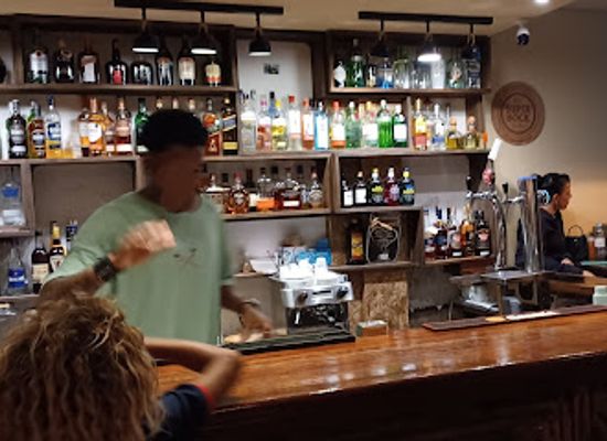 cabo-verde/santa-maria/bar/meky-s-burger-bar