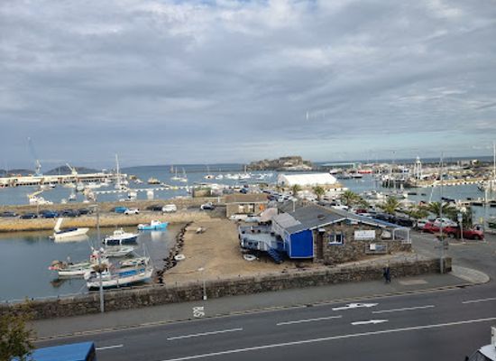 guernsey/st-peter-port-waterfront/bar/albion-house-tavern