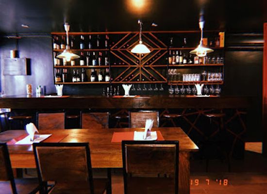 tanzania/dar-es-salaam/oyster-bay/bar/toscana-wine-bar