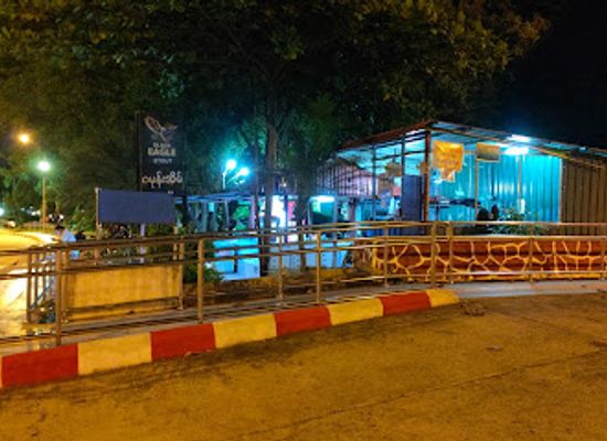 myanmar-burma/naypyidaw/bar/yepaninyarinya