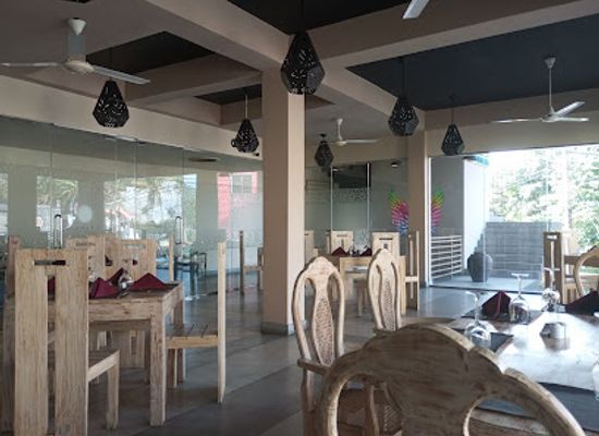 sri-lanka/ratnapura-district/bar/corundum-family-restaurant