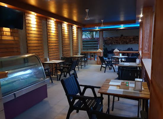 maldives/addu-city/bar/chillhousecafe