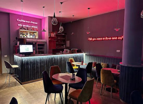 kosovo/peja/bar/edi-s-caffe-bar