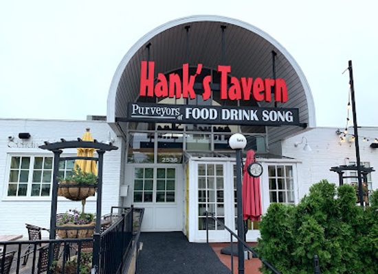 michigan/muskegon/bar/hank-s-tavern