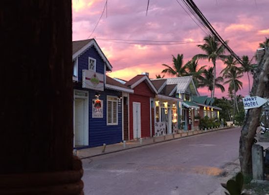 dominican-republic/enriquillo-valley/bar/el-mosquito-art-bar