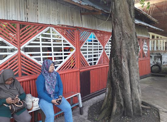 indonesia/banda-islands/bar/warung-sepuh-bu-fat