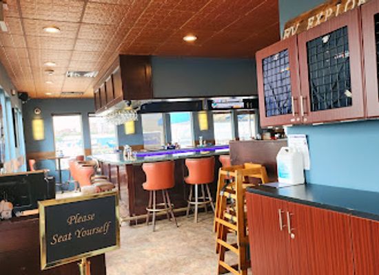 massachusetts/new-bedford/bar/fathoms-waterfront-bar-grille