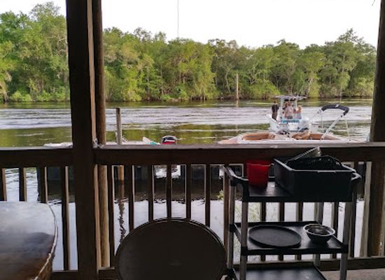 florida/suwannee-river/bar/suwannee-belle-landing