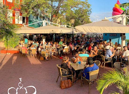 curacao/willemstad/punda/bar/plein-cafe-wilhelmina