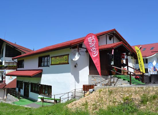 romania/poiana-brasov/bar/black-white-pub