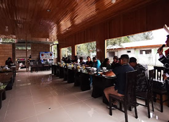 peru/pasco/bar/recreo-turistico-los-nogales