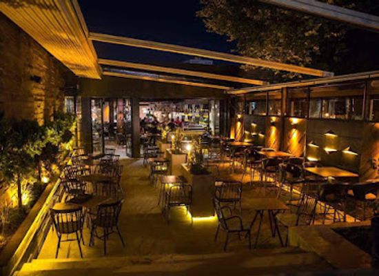 kosovo/podgur/bar/mono-bar-lounge