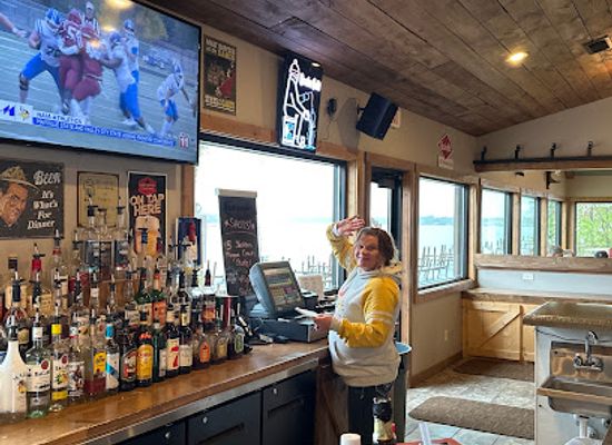 minnesota/lake-of-the-woods/bar/miles-lab-bar-and-grill