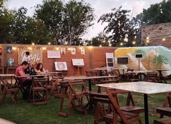 argentina/central-patagonia/bar/por-ahi-patio-cervecero