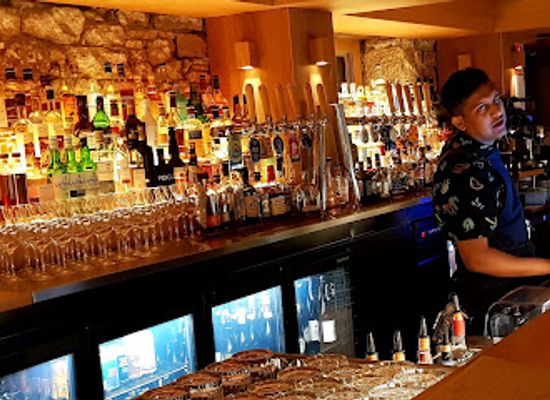 australia/tasmania/bar/the-den-salamanca