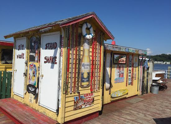 michigan/saugatuck/bar/red-dock-cafe