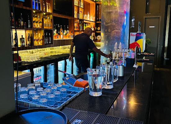 india/lucknow/gomti-nagar/bar/underdoggs-sports-bar-grill