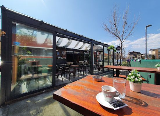 kosovo/podujevo/bar/kino-caffe