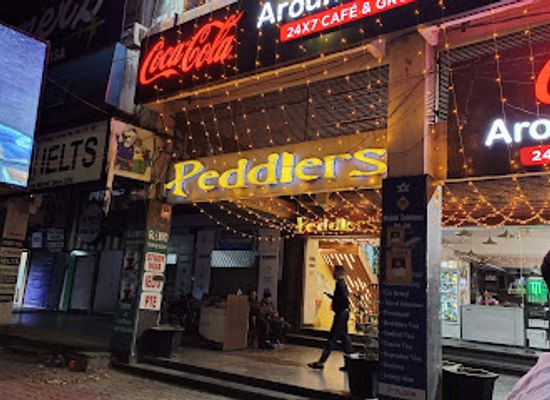 india/amritsar/jallianwala-bagh/bar/peddlers